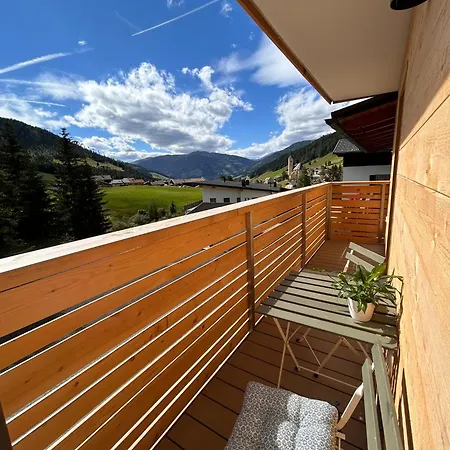 Appartementhaus Bergkristall Aparthotel 4*