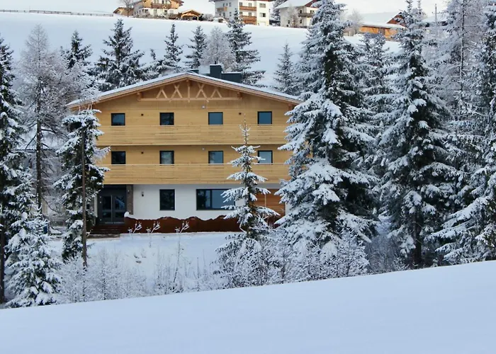 Appartementhaus Bergkristall 4* كارتياسش