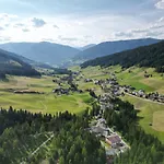 Lägenhetshotell Appartementhaus Bergkristall 4*