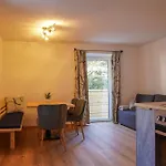 מלון דירות Appartementhaus Bergkristall 4*
