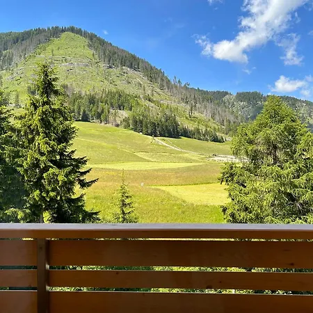 Appartementhaus Bergkristall Aparthotel